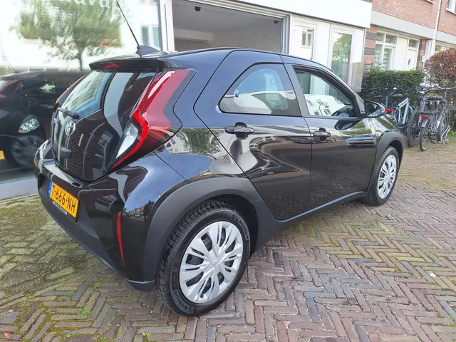Toyota Aygo X 1.0 VVT-i MT Play /Camera/Navi/Apple/Android/1e Eig/Garantie