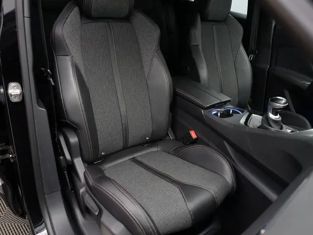 Peugeot 3008 1.2 PureTech GT Line+ Xenon Full Led, 360 Camera, Carplay, Android Auto, Sfeerverlichti...