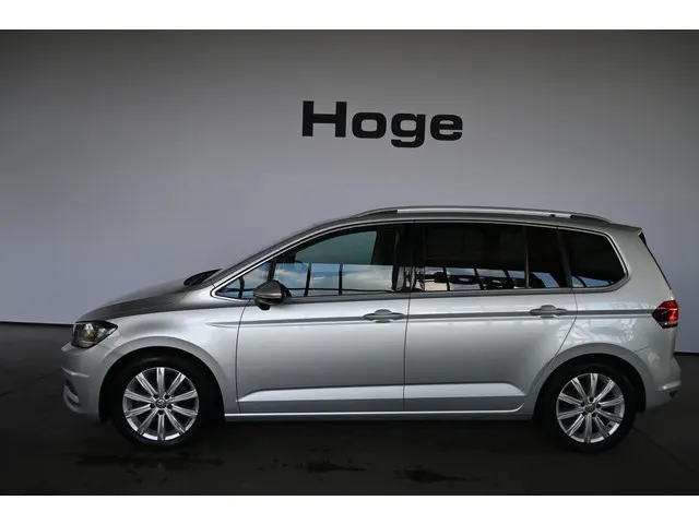 Volkswagen Touran 1.2 TSI Highline 7 Persoons StoelMassage/verwarming  Navigatie Goed Onderhouden! I...