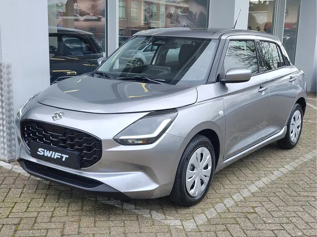 Suzuki Swift 1.2 COMFORT SMART HYBRID Direct Leverbaar | Tot 10 JAAR GARANTIE! | Inclusief € 1.100,-...