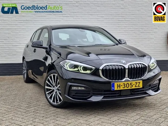 Bmw 1-serie 118i Executive Editon | BMW Live Cockpit | Keyless | 18 '' LM | 