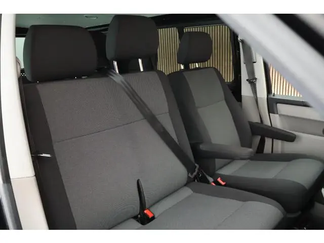 Volkswagen Transporter 2.0 TDI 150pk DSG Rolstoelbus Trekhaak Cruise Control Navigatie PDC