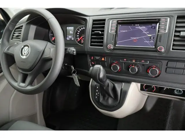 Volkswagen Transporter 2.0 TDI 150pk DSG Rolstoelbus Trekhaak Cruise Control Navigatie PDC
