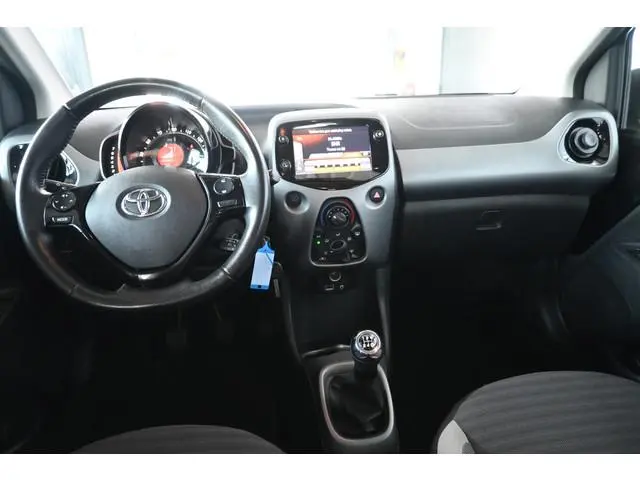 Toyota Aygo 1.0 VVT-i x-play limited Airco LED Carplay 1e Eigenaar Goed Onderhouden! Inruil Mogelijk...