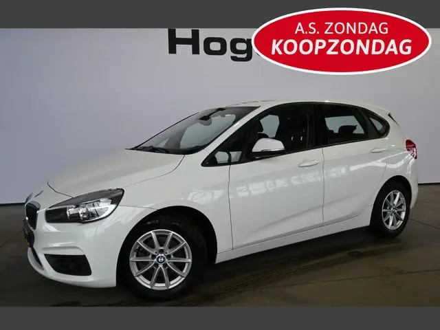 BMW 2-serie Active Tourer 218i Airco Trekhaak LED Lichtmetaal Rijklaarprijs Inruil Mogelijk!