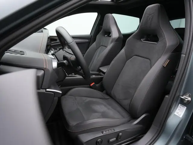 CUPRA Leon 1.5 TSI e-Hybrid 245 pk VZ | Panoramadak | Leder/alcantara kuipstoelen | Adaptief sporton...