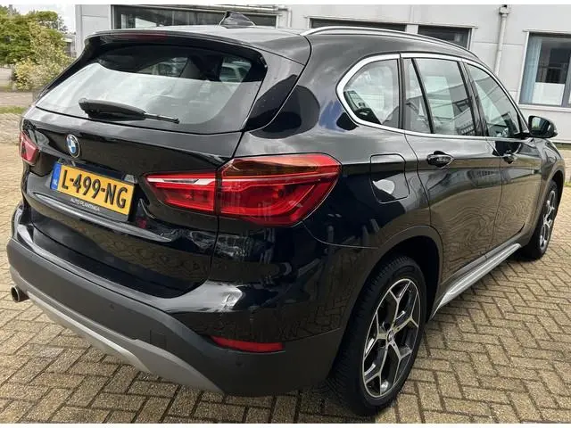 BMW X1 sDrive18i High Executive Edition  | AUTOMAAT | Parkeersensoren Voor en Achter | LED | Navigat...