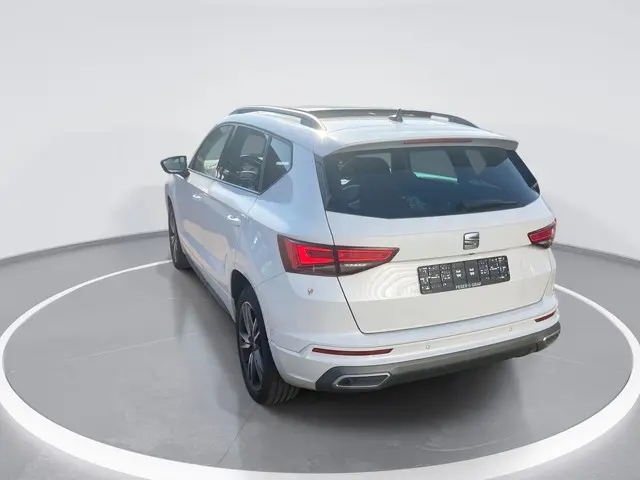 SEAT Ateca 1.5TSI/150PK DSG FR · Beats Audio · Panoramadak · Camera + Parkeersensoren