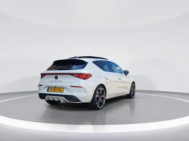 CUPRA Leon 1.4 e-Hybrid VZ Copper Edition |SOH 93% |PANO|ADAPTIVE|KUIPSTOELEN|MATRIX|KEYLESS| 18834...