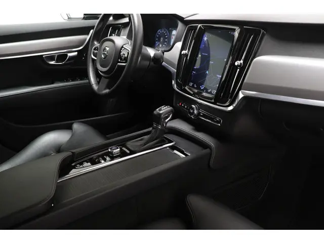 Volvo S90 2.0 T4 Momentum+ | BUSINESS PACK CONNECT | LEDER | APPLE | TREKHAAK | 19"