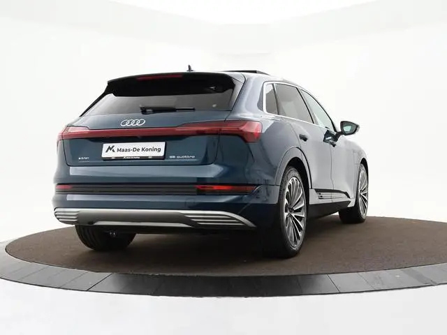 Audi e-tron 55 quattro Advanced edition 95 kWh 408pk · SOH 95,3% · Panoramadak · 360 Camera · 21"Vel...