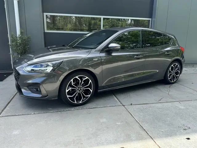 Ford Focus 1.0 EcoBoost 125pk H6 ST Line Business Navigatie Stoel- stuurverwarming Camera Voorruit v...