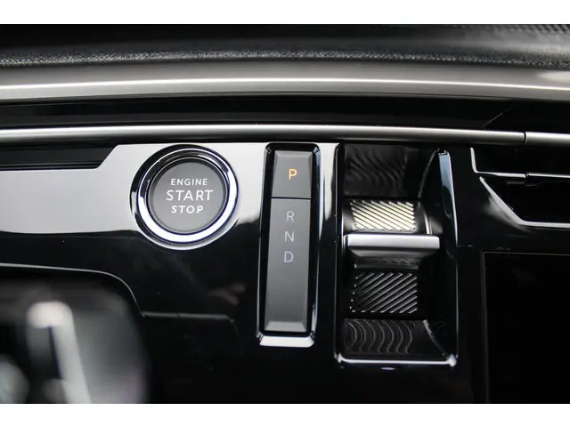 Peugeot e-3008