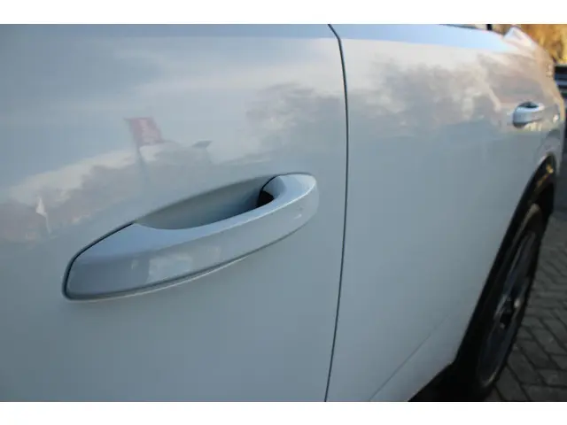 Peugeot e-3008
