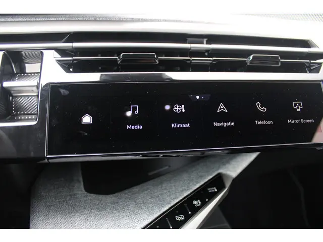 Peugeot e-3008
