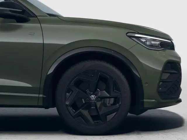 Volkswagen Tiguan R-Line 1.5 eHybrid 204 PK 6 versn. DSG · Voorstoelen verwarmbaar · Sfeerverlichtin...