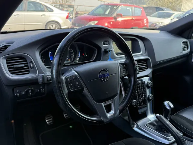 Volvo V40