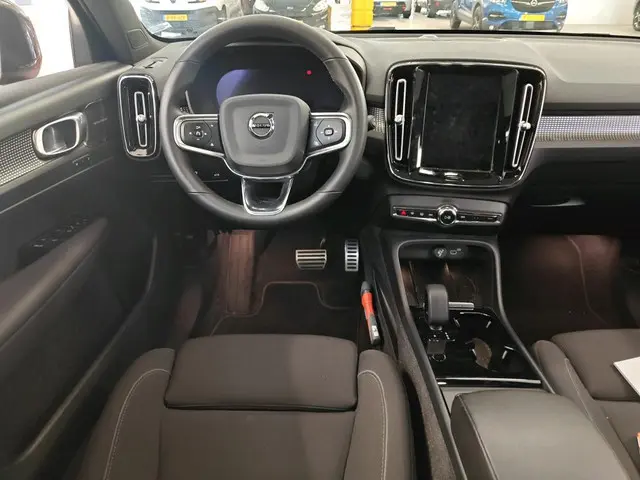 Volvo XC40 Recharge Pro 1e Eigenaar | Dealer Onderh | BTW | NAP | SOH91% | Pano | Trekhaak | 360 Cam...
