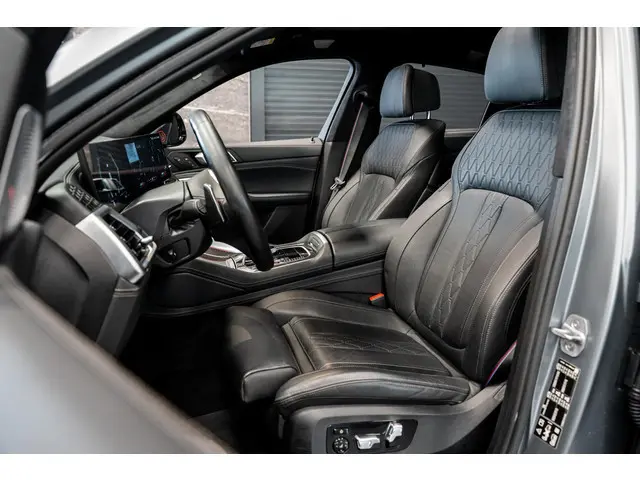 BMW X6 M60i xDrive *M-Sport Pro / Bowers & Wilkins / Massage / Panorama / Soft-Close*