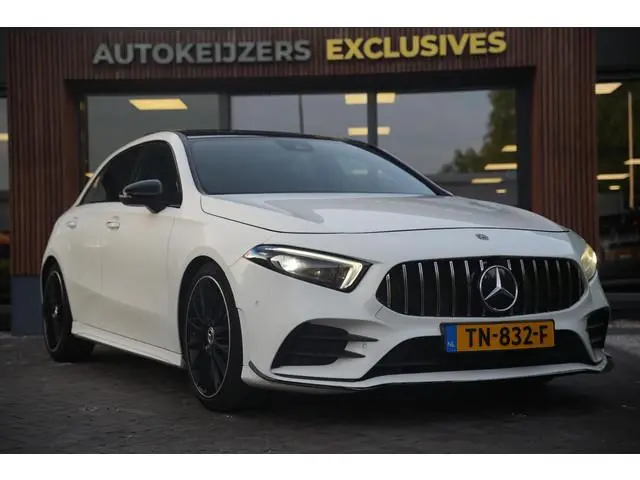 Mercedes-Benz A-klasse 200 Launch Edition Premium Plus AMG panoramadak AMBIENT Apple Carplay Brake a...