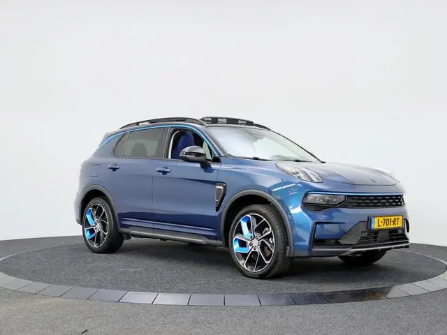 Lynk & Co 01