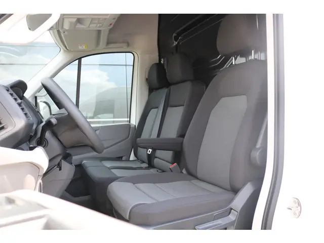 Volkswagen Crafter 2.0 TDI 177pk L3 H3 Automaat Airco Navigatie Apple Carplay Camera