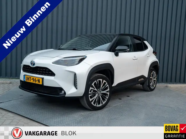 Toyota Yaris Cross 1.5 Hybrid Executive | Bi-Tone | Trekhaak | Head Up | Dodehoek Sensoren | Prijs R...
