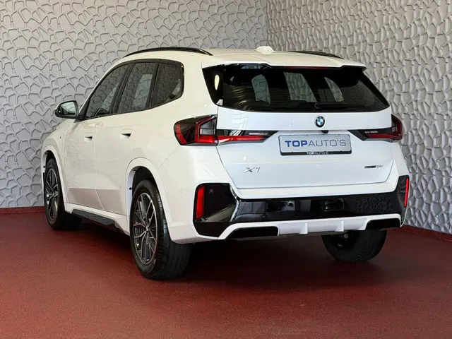 BMW X1 SDRIVE M-SPORT SHADOW LINE NAVI LED ELEK.KLEP ADAP.CRUISE LEER/ALCANTARA CAMERA M-SPORT INTER...