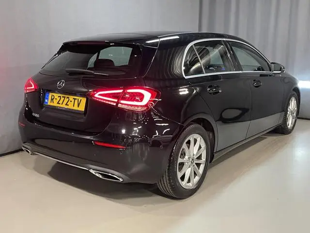 Mercedes-Benz A-klasse 180 Advantage 17"/Sfeerverlichting/LED/Climate/Stoelverwarming/Apple Carplay...