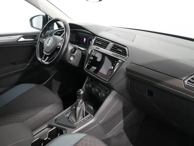 Volkswagen Tiguan Allspace 1.5 TSI R-Line Comfortline Business 7p. | Matrix | Zwenkhaak | Camera | C...