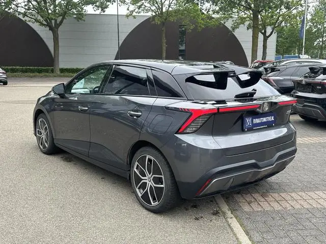 MG MG4 Electric Luxury 64 kWh SOH 97%  |360 CAMERA| 7 JAAR MG GARANTIE T/M 02-2031| ELEK. STOEL| DOD...