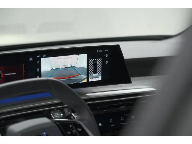 Peugeot e-3008