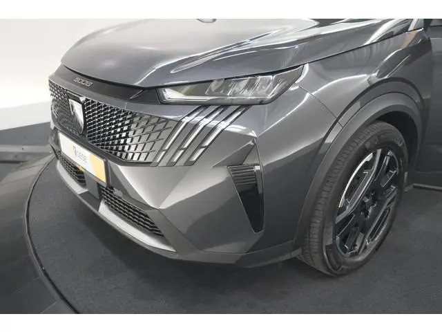 Peugeot e-3008