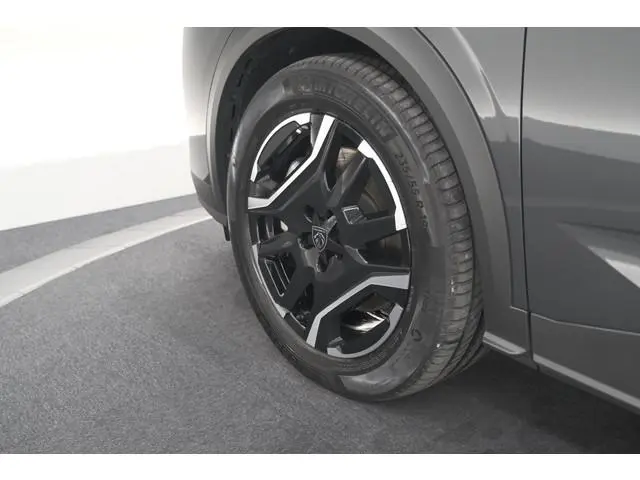 Peugeot e-3008