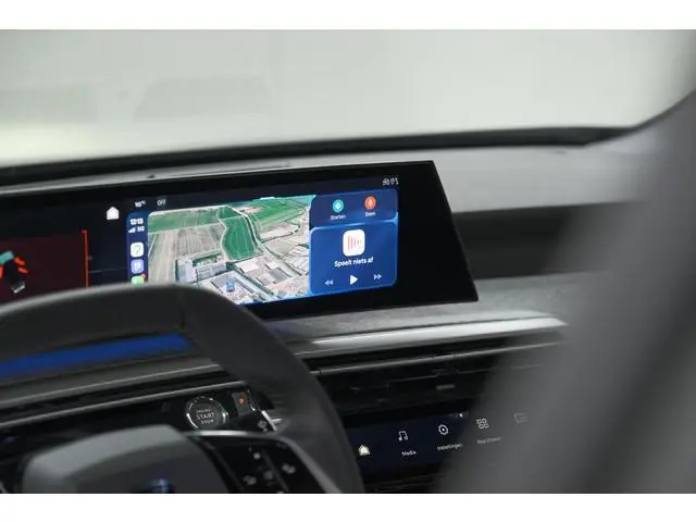 Peugeot e-3008 Allure 73 kWh | 11 KW Lader | Camera | Panoramic Navigation pack