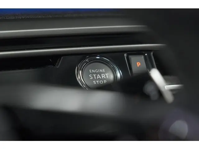 Peugeot e-3008