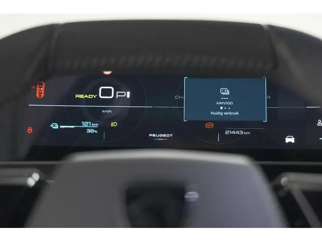 Peugeot e-3008