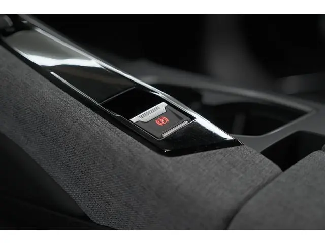 Peugeot e-3008