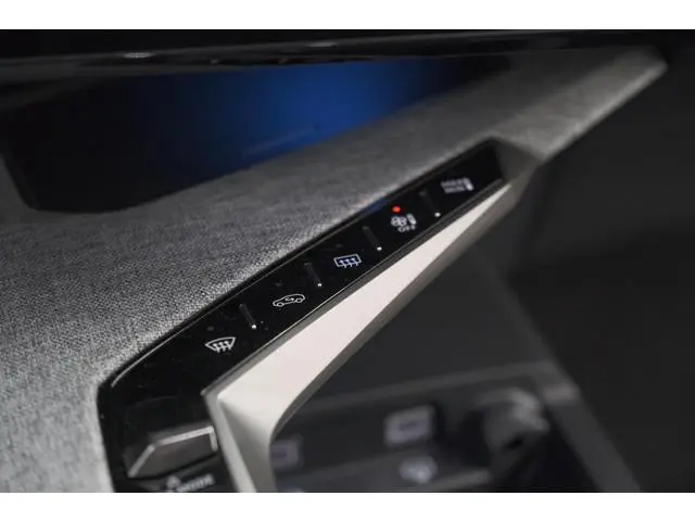 Peugeot e-3008