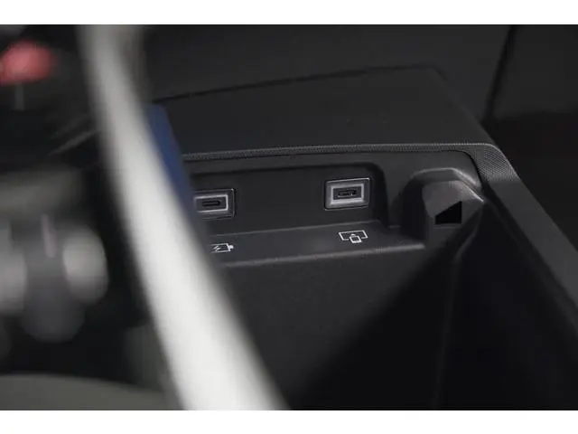 Peugeot e-3008