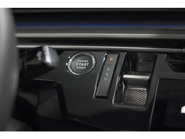 Peugeot e-3008