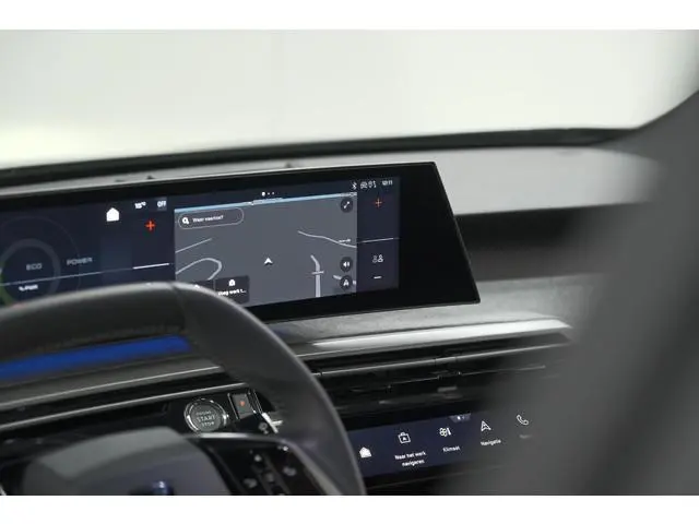 Peugeot e-3008