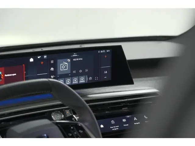 Peugeot e-3008
