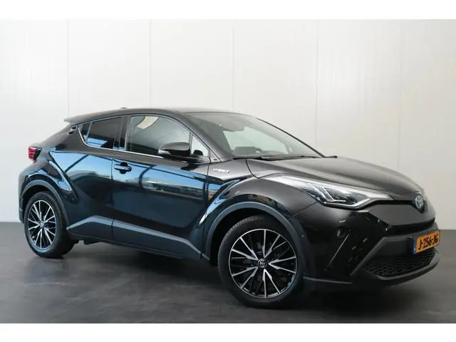 Toyota C-HR 2.0 Hybrid Executive, Leder, BSM