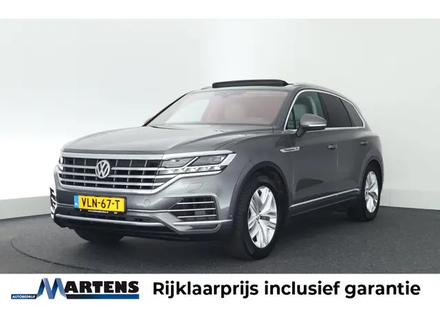 Volkswagen Touareg 3.0 TDI 230pk R-Line Grijs Kenteken Trekhaak Camera Luchtvering Matrix Led Keyles...