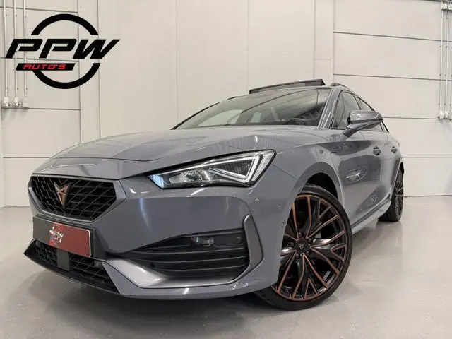 CUPRA Leon Sportstourer 1.4 e-Hybrid VZ Copper Edit. PANO/19"/KUIPSTOELEN/CAMERA/STUURKNOPPEN/SFEER/...