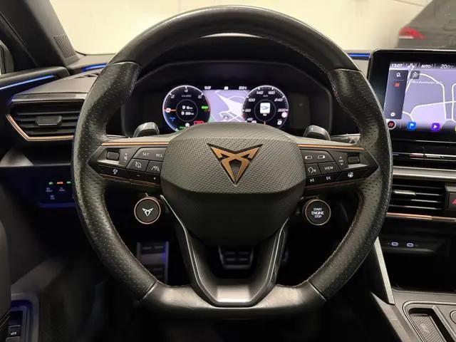 CUPRA Leon Sportstourer 1.4 e-Hybrid VZ Copper Edit. PANO/19"/KUIPSTOELEN/CAMERA/STUURKNOPPEN/SFEER/...