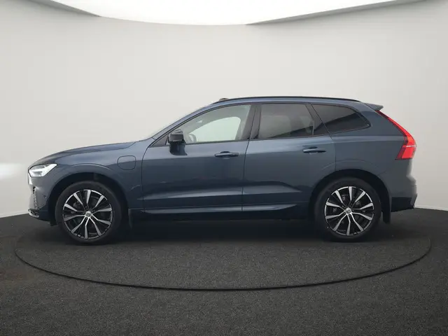 Volvo XC60 T6 AWD Ultimate Dark LONG RANGE Plug In Hybrid 350pk Dealer O.H. PHEV | Trekhaak Af Fabri...