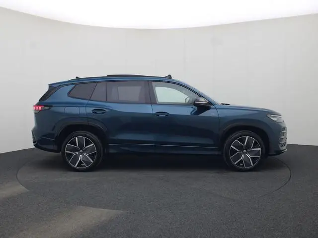 Volkswagen Tayron 1.5 eHybrid 272pk R-Line Edition DSG · Panoramadak · Apple/Android · Camera + Park...