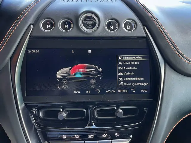 Aston Martin DBX